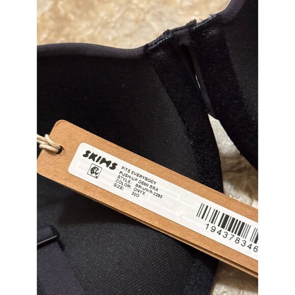 Skims Fits Everybody Pushup Demi Bra 30D Onyx - Picture 7 of 7